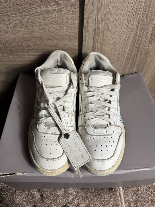 Off white out of office Оригінал