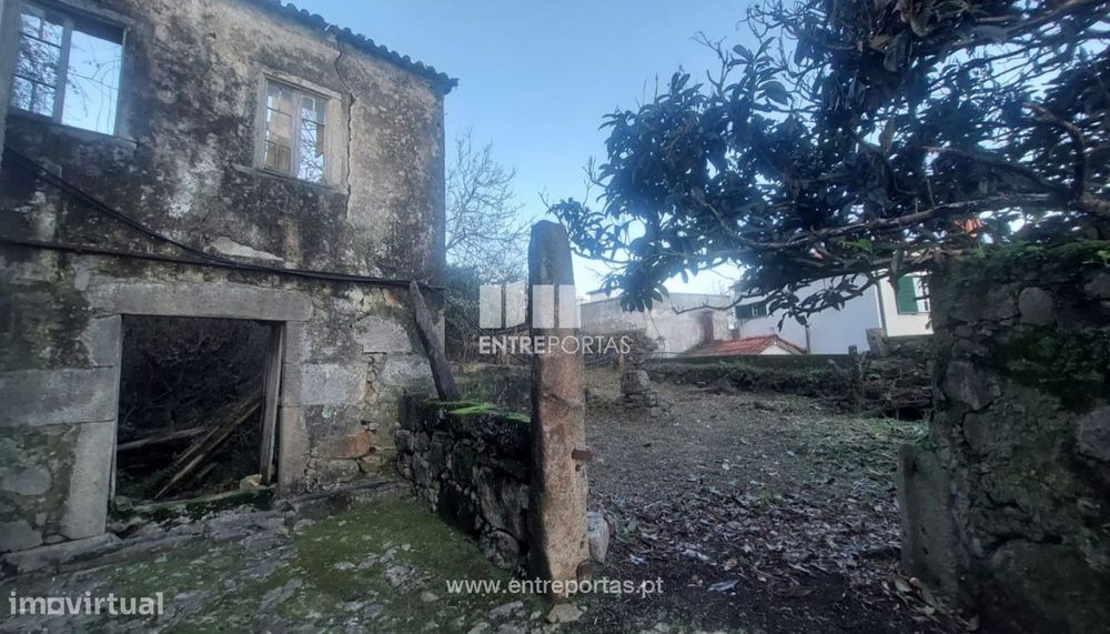 Venda de moradia p/ restauro, Sta Maria Maior, Viana do Castelo