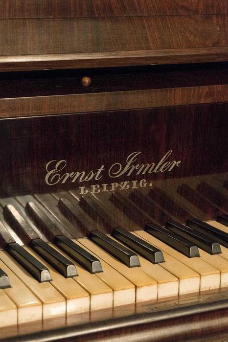 Pianino Irmler z 1850-60 roku – Historyczny instrument