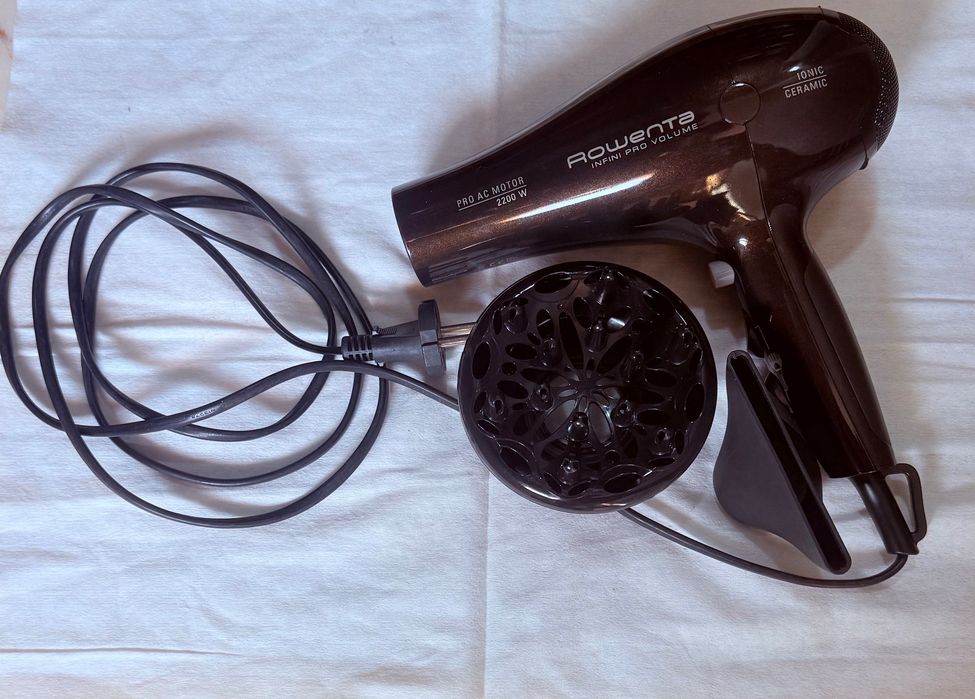 Secador de Cabelo Rowenta Infini Pro Volume 2200W (com Difusor e Concentrador)