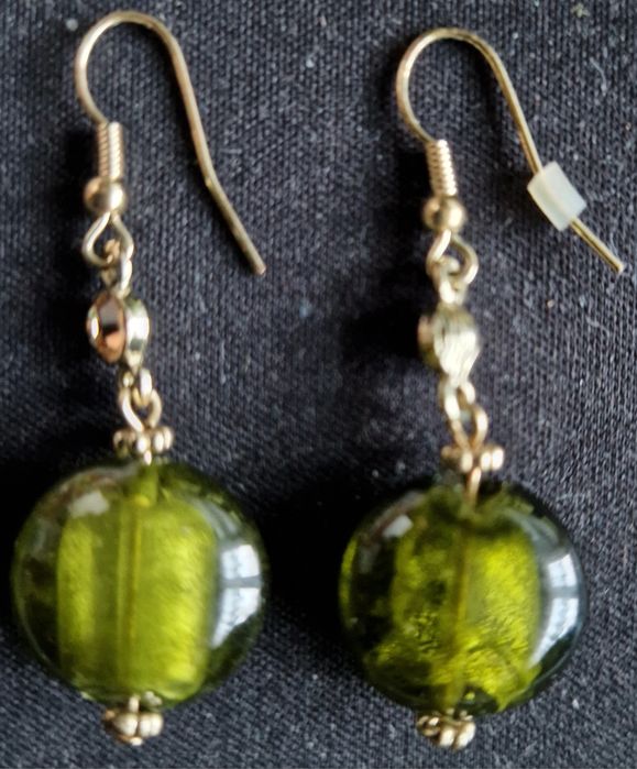 Zielone kolczyki damskie z kamieniami