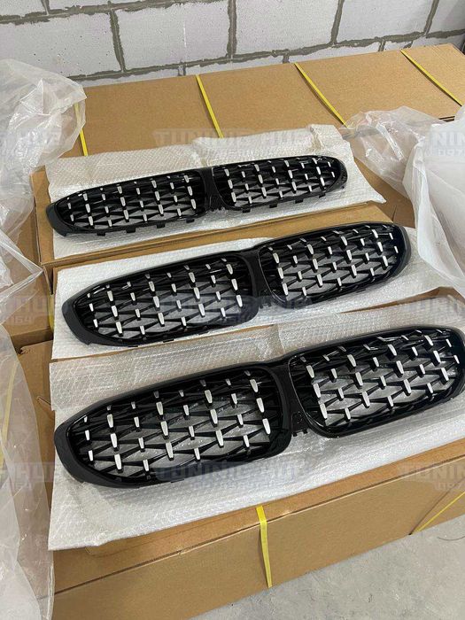 Решетка ноздри BMW бмв  f20 f22 f25 e60 e70 e90 M стиль глянец мат