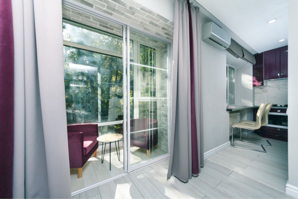 Посуточно, двухкомнатная  , центр , Гуливер , бульвар Леси Украинки 10