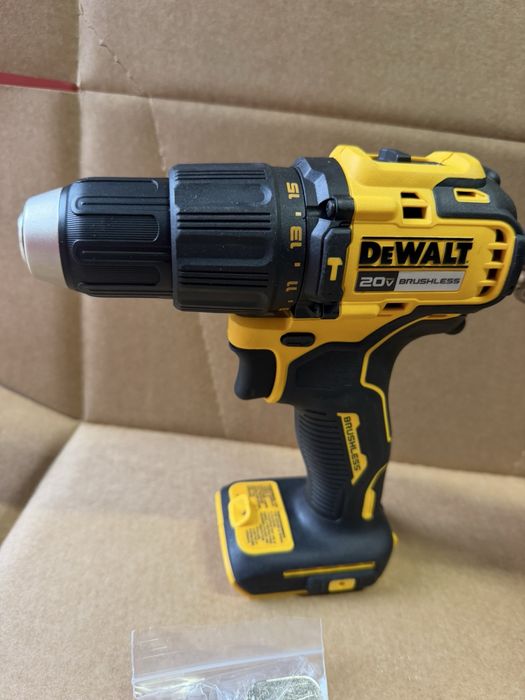 DeWALT DCD798 безщітковий шуруповерт