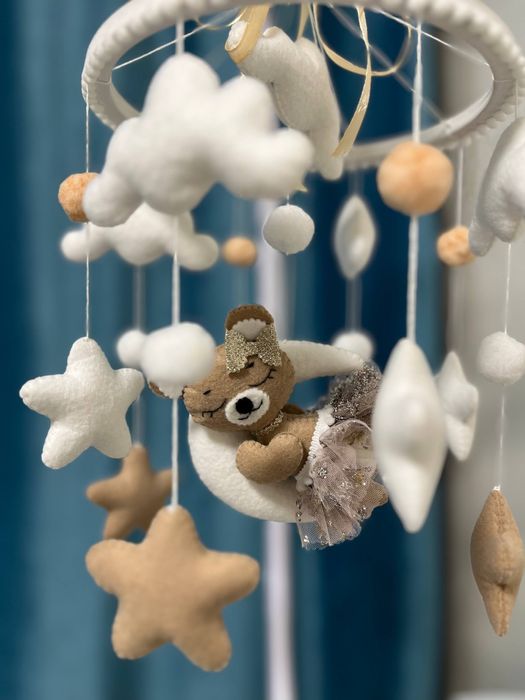 Детский мобиль в кроватку