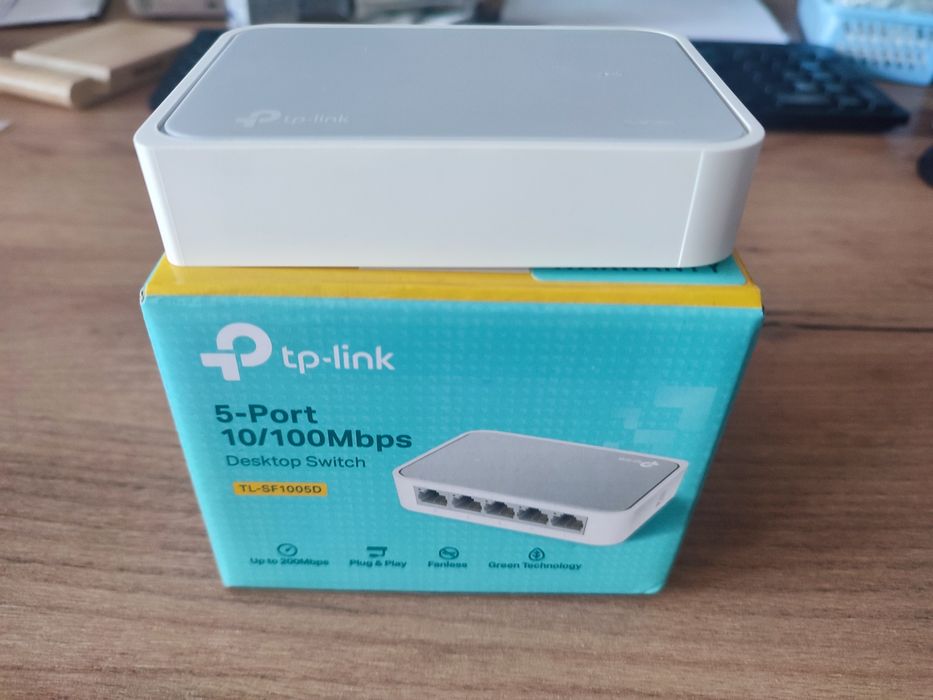 Desktop switch tp-lini TL-SF1005D