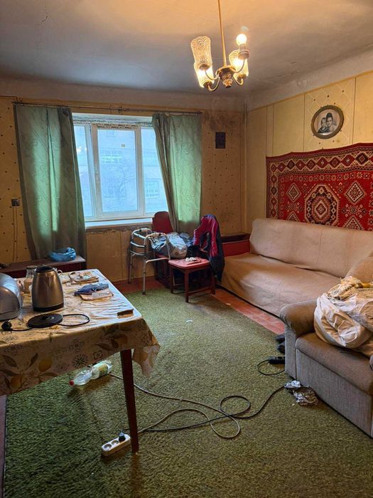 Продаж 2-кімнатної квартири в цегляному будинку на вул. Угорська