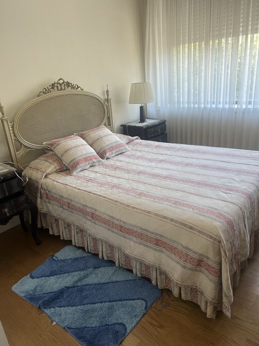 Alugo quarto com wc privado