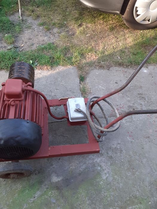 Witam mam do sprzedania silnik elektryczny 5,5 kW stan dobry Więcej in