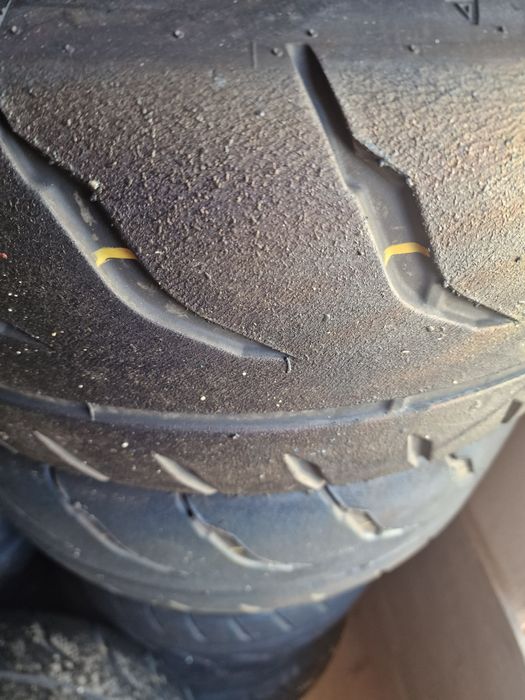 Pneus toyo r888r usados e slicks