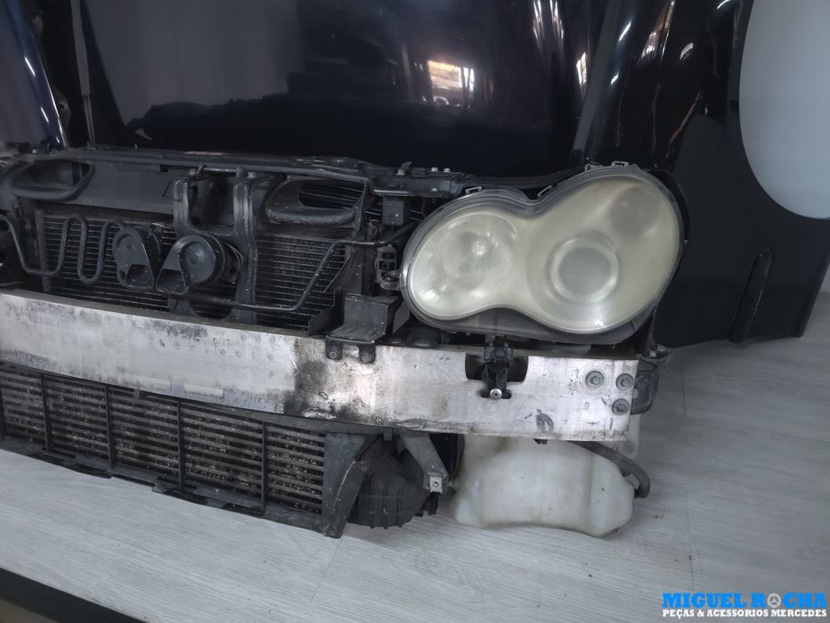 Frente completa com farois Xenon Mercedes Classe C W203