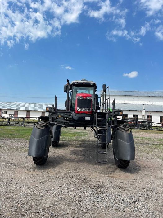 Самохідний обприскувач Massey Ferguson 9330