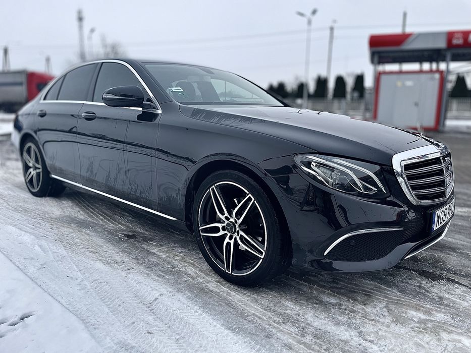 Mercedes e220d w213 sedan widescreen