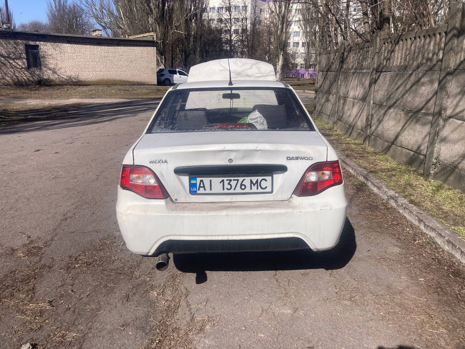 Продаю машину Daewoo nexia N-150 2011 год