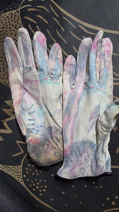 Luvas desigual novas