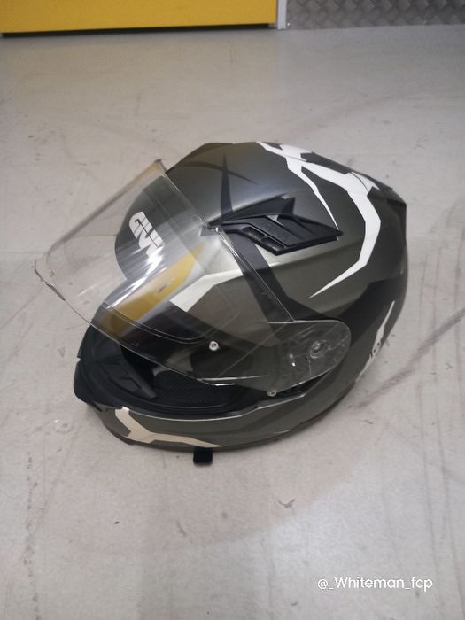 Capacetes semi novos marca GIVI e Bogotto
