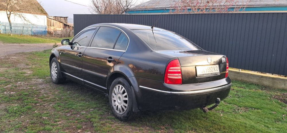 Шкода Супер Б 2004г 1,8 т бензин