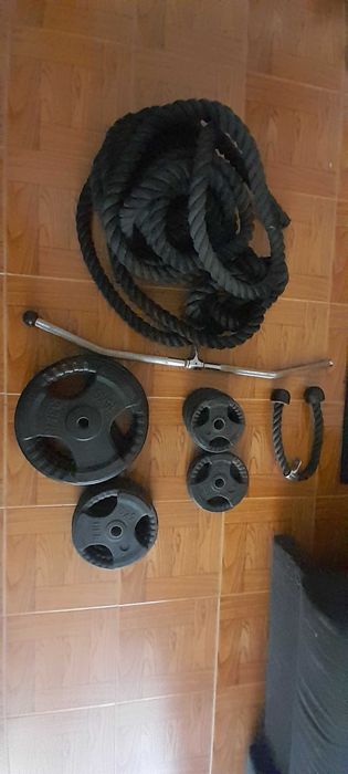 Vendo pesos variados e corda e pega