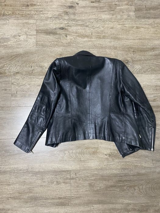 Шкіряна куртка жіноча