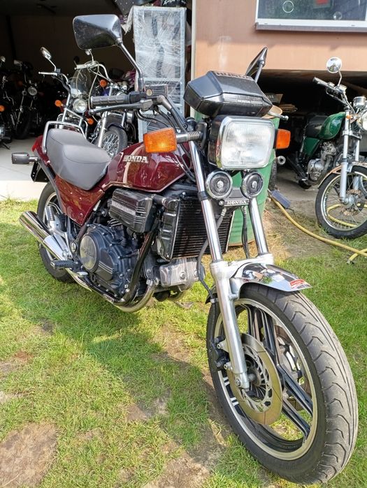 Honda VF 750 S RC07 Sabre szwajcar klasyk