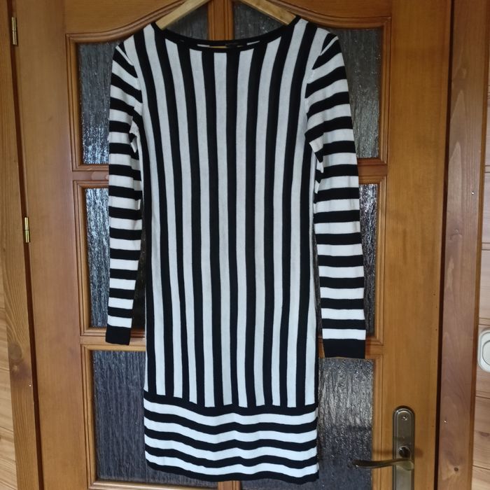 Elegancka sukienka w paski