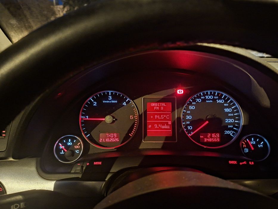 Audi A4 b7 avant — photo 2