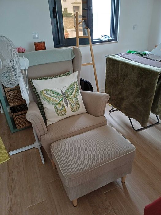 Vendo cadeiroes novos e relaxa pernas