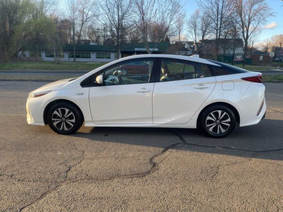 Toyota Prius Prime      2019