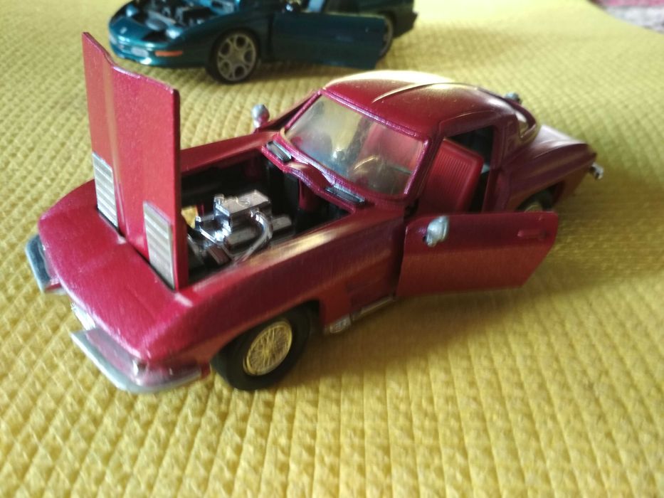 Модель 1:24  Chevrolet Stingrray- Revell
