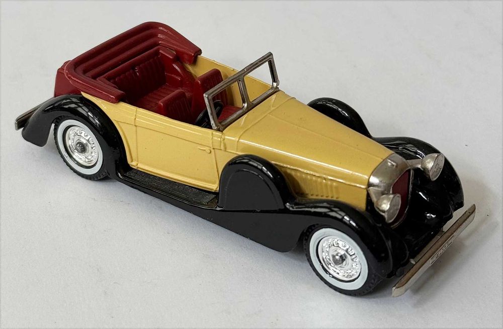 Y-11 Matchbox_1938 LAGONDA Drophead Coupe. Série “Models Of Yesteryear”. Completo, como novo.