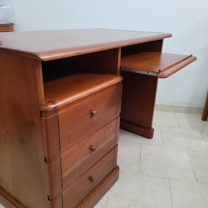 Secretária para PC - Madeira Mogno