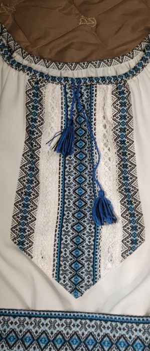 Вишите плаття для дитини/підлітка