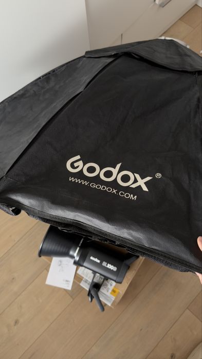 Godox SL-100D + softbox + statyw