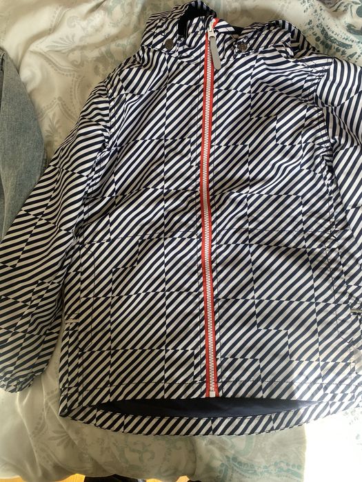 Sprzedam 3 kurtki wiek 8-9 lat