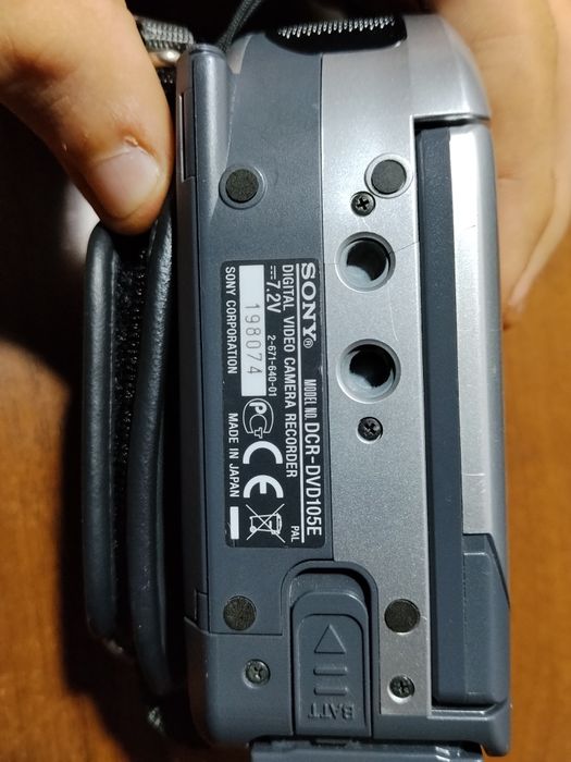 Відеокамера Sony DCR-DVD105E