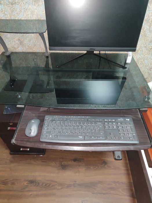 Продам компьютер со столом и стулом