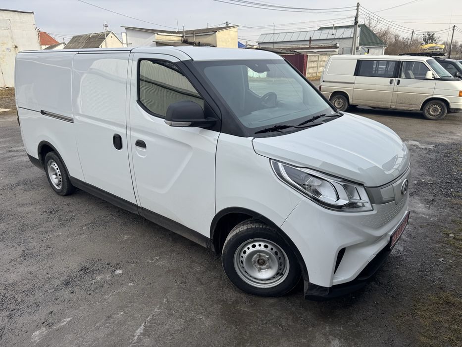 Електро бус максус