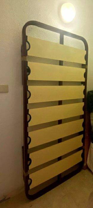 Estrado para colchão de solteiro