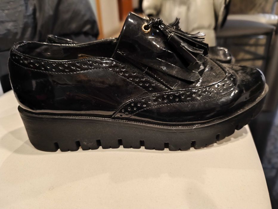 Sapatos verniz preto