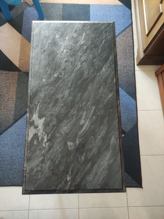 Mesa de centro de pedra