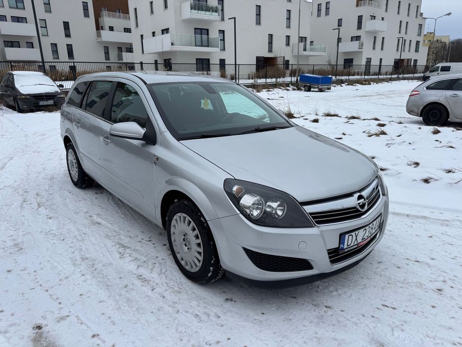 Opel Astra 1 wl, bardzo zadbana, kiima, nowe zimówki, brak rdzy