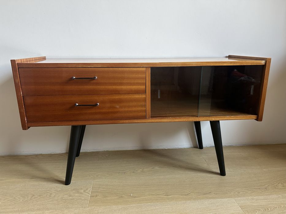 Szafka RTV.   Stara szafka