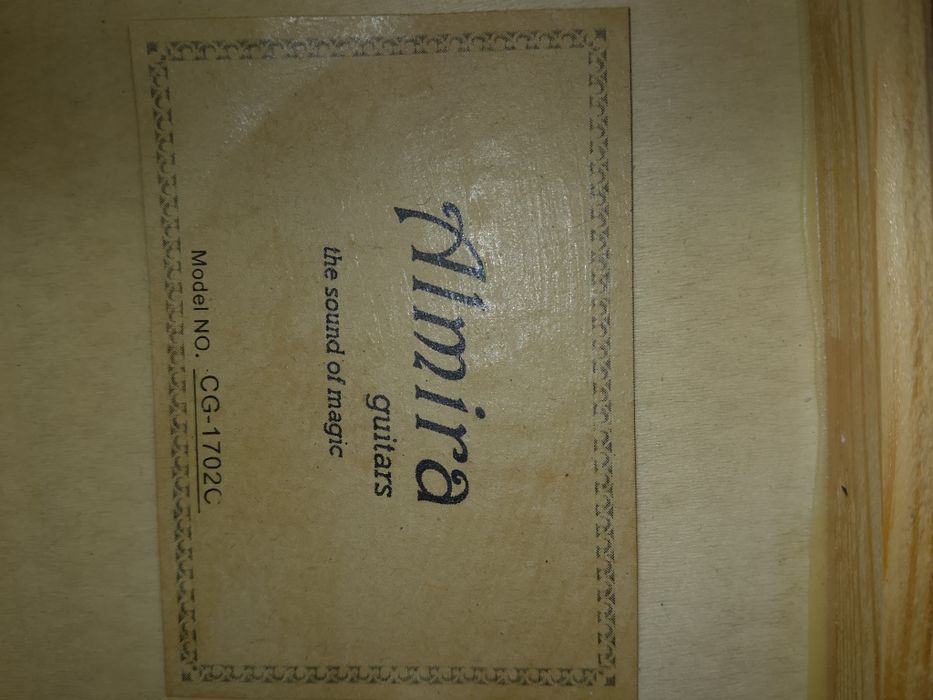 Продаю гітару класичну