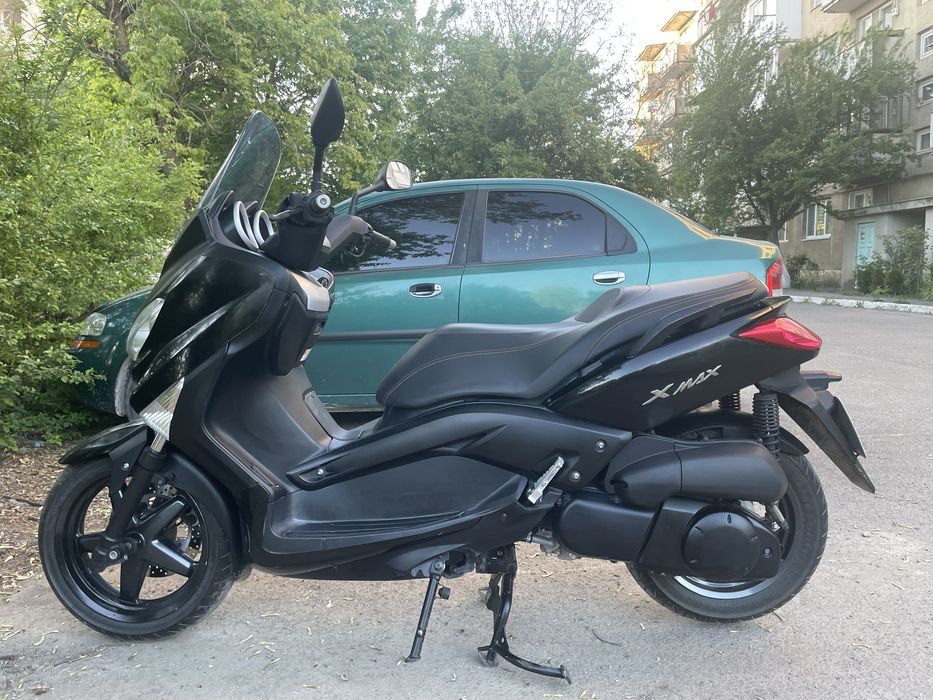 Максі скутер Yamaha X-Max 250