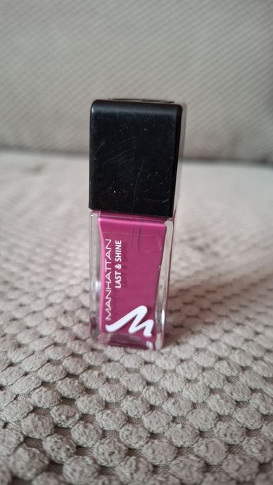 Lakier do paznokci Manhattan magnolia fiolet