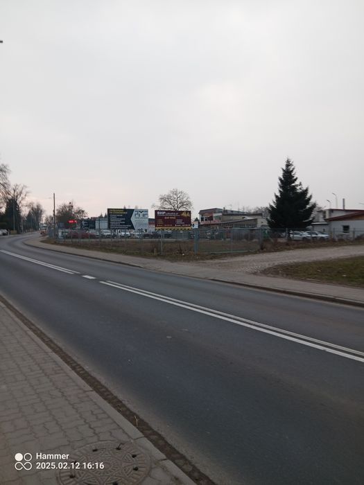 Plac w atrakcyjnej lokalizacji
