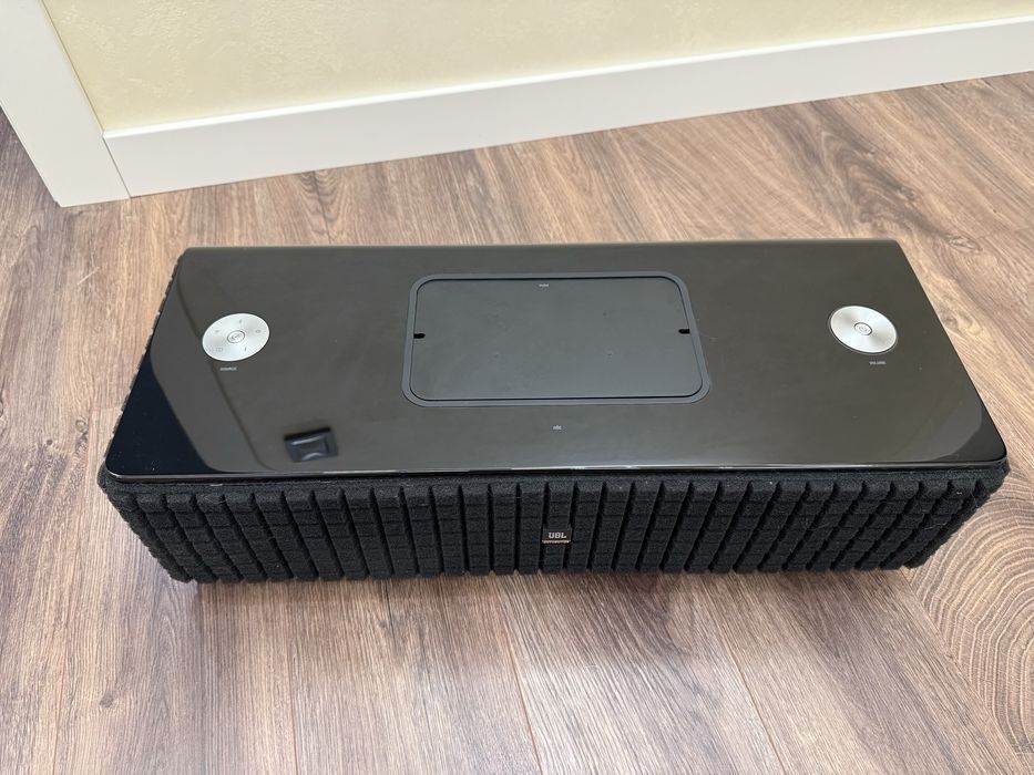 Портативна акустика JBL Authentics L8