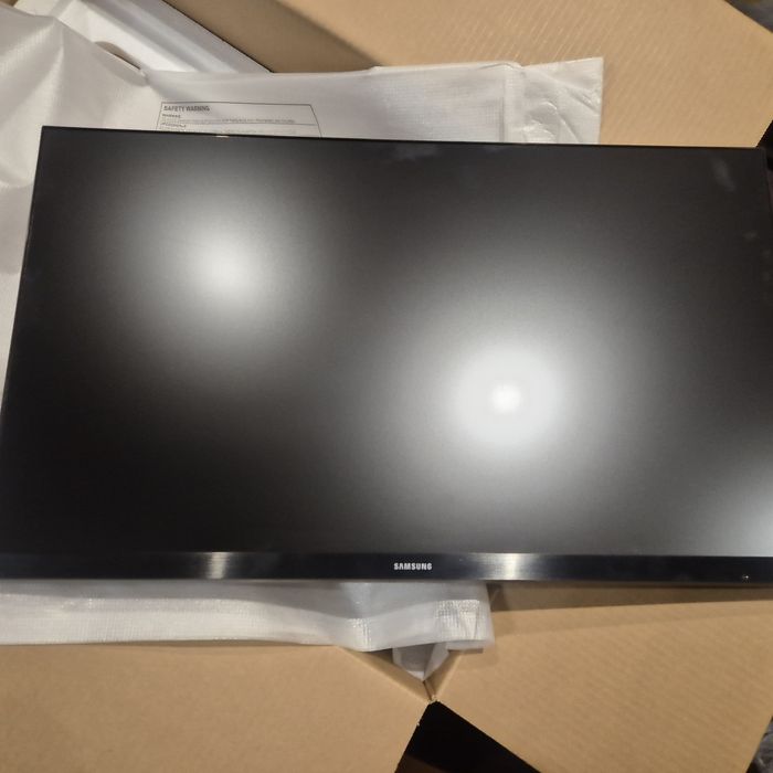 Monitor Samsung 24' nowy nie używany s24c310eau