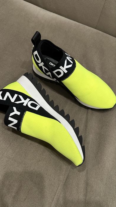 Кросівки жіночі DKNY