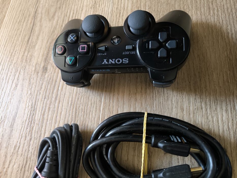 PS3 com caixa +  jogo + mais cabos Setúbal